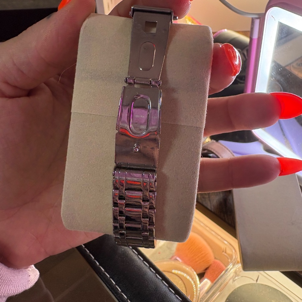 Silver COACH gem watch - Picture 4 of 8